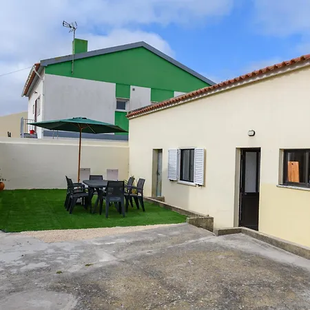Dom wakacyjny House With Garden, Baleal Peniche Ferrel (Leiria)